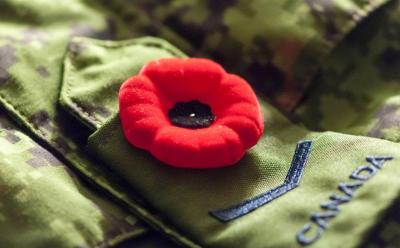 Le 11 novembre, les Canadiens se souviennent des soldats qui ont combattu pour notre liberté. (Photo : Korona Lacasse via Wikimedia Commons.)